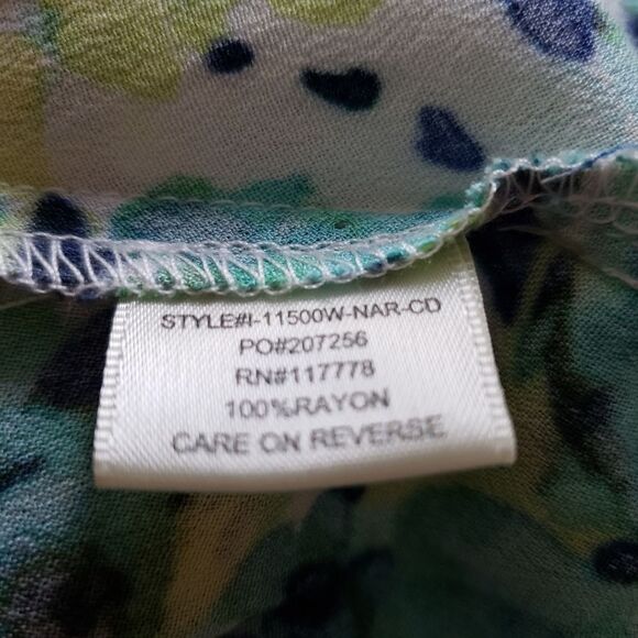 Lovestitch Floral Wrap Front Top Sz S - Picture 10 of 11